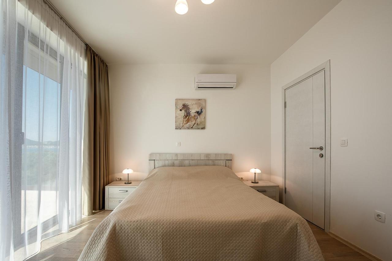 Adria Lux Apartments Sveti Stefan บุดวา ภายนอก รูปภาพ