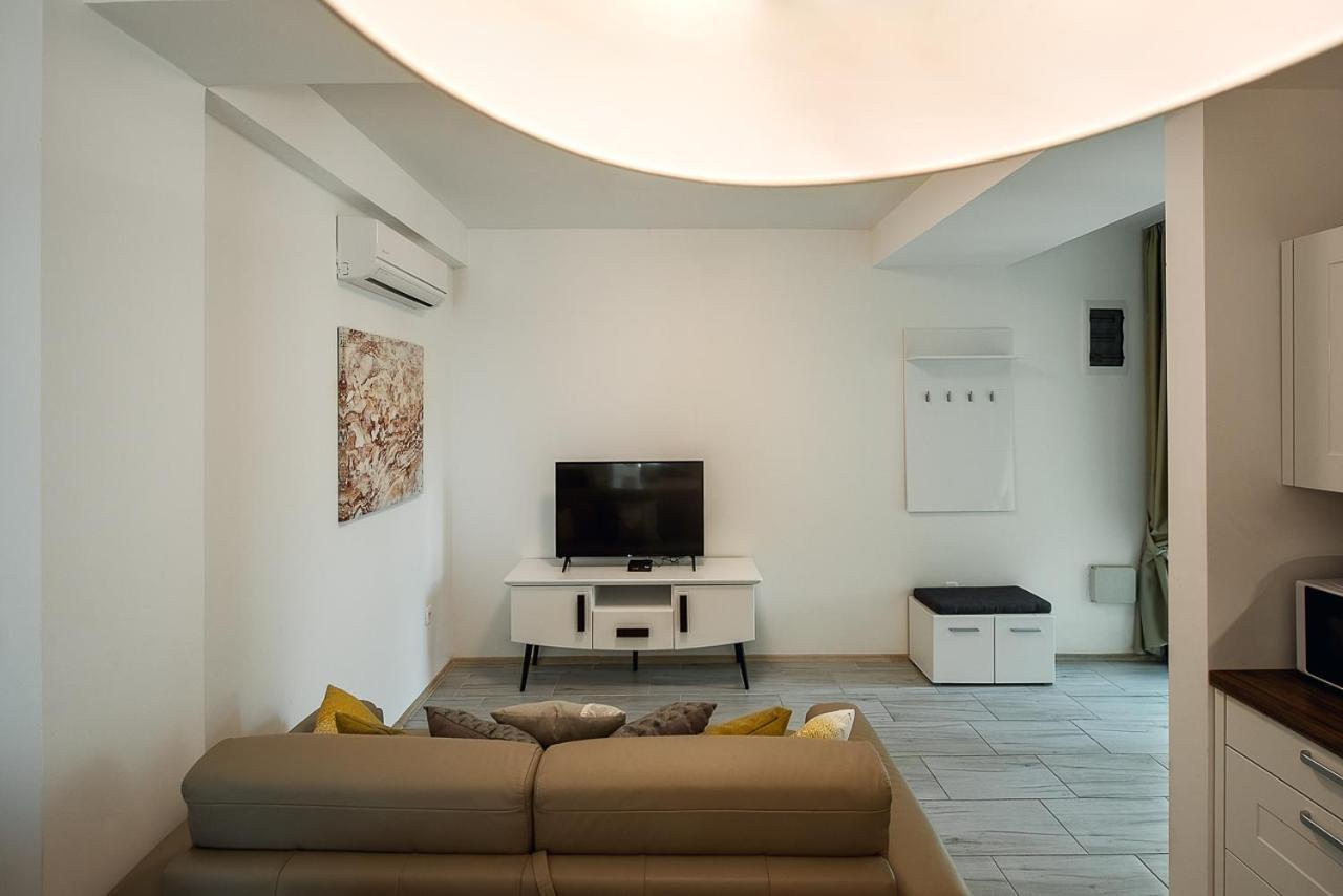 Adria Lux Apartments Sveti Stefan บุดวา ภายนอก รูปภาพ