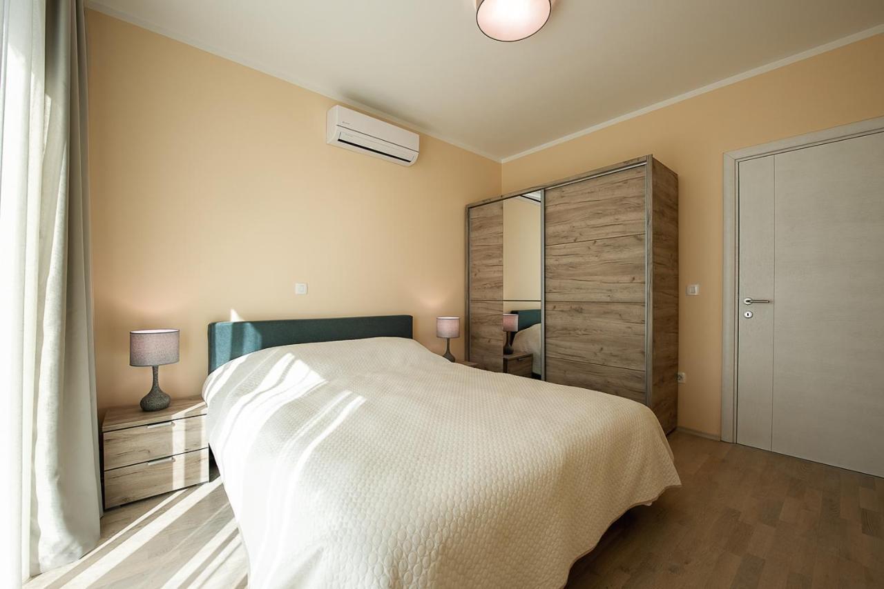 Adria Lux Apartments Sveti Stefan บุดวา ภายนอก รูปภาพ