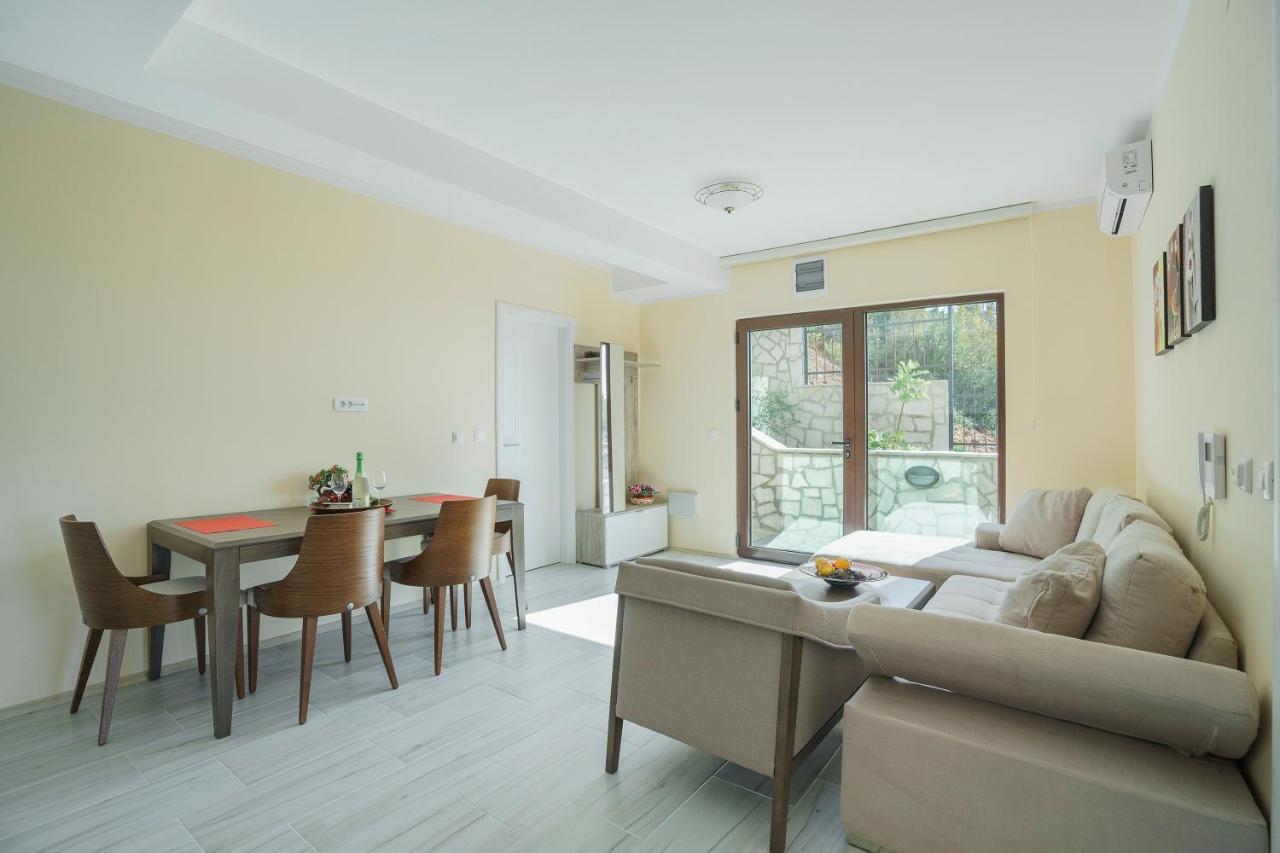 Adria Lux Apartments Sveti Stefan บุดวา ภายนอก รูปภาพ