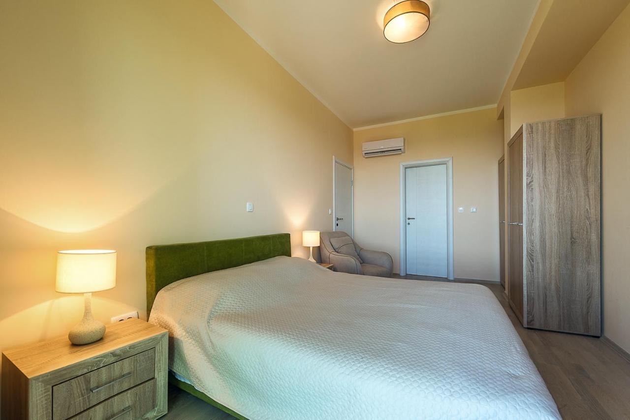 Adria Lux Apartments Sveti Stefan บุดวา ภายนอก รูปภาพ