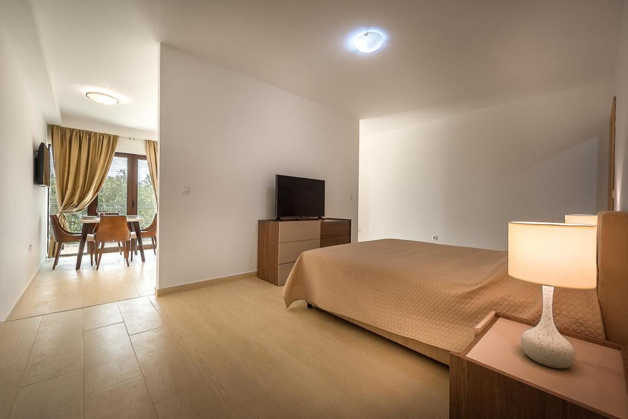 Adria Lux Apartments Sveti Stefan บุดวา ภายนอก รูปภาพ