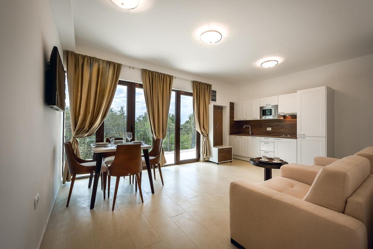 Adria Lux Apartments Sveti Stefan บุดวา ภายนอก รูปภาพ